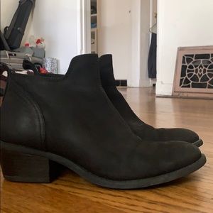 Vagabond Suede Ankle boots